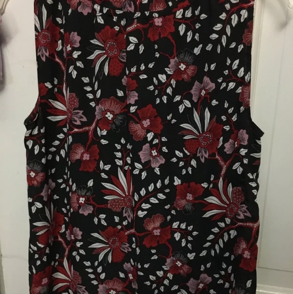 Women's light weight blouse from The Loft, size sm - Picture 8 of 8